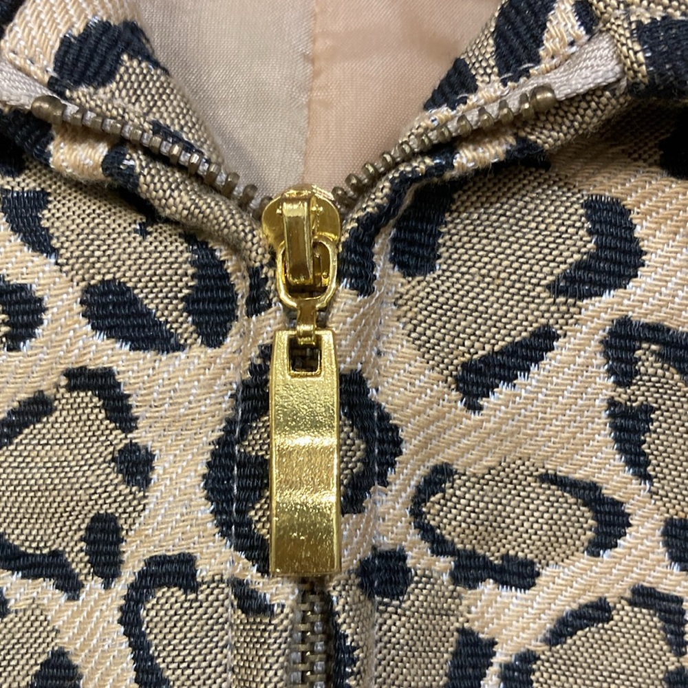 The Travel Collection Leopard Vest - Picture 3 of 7